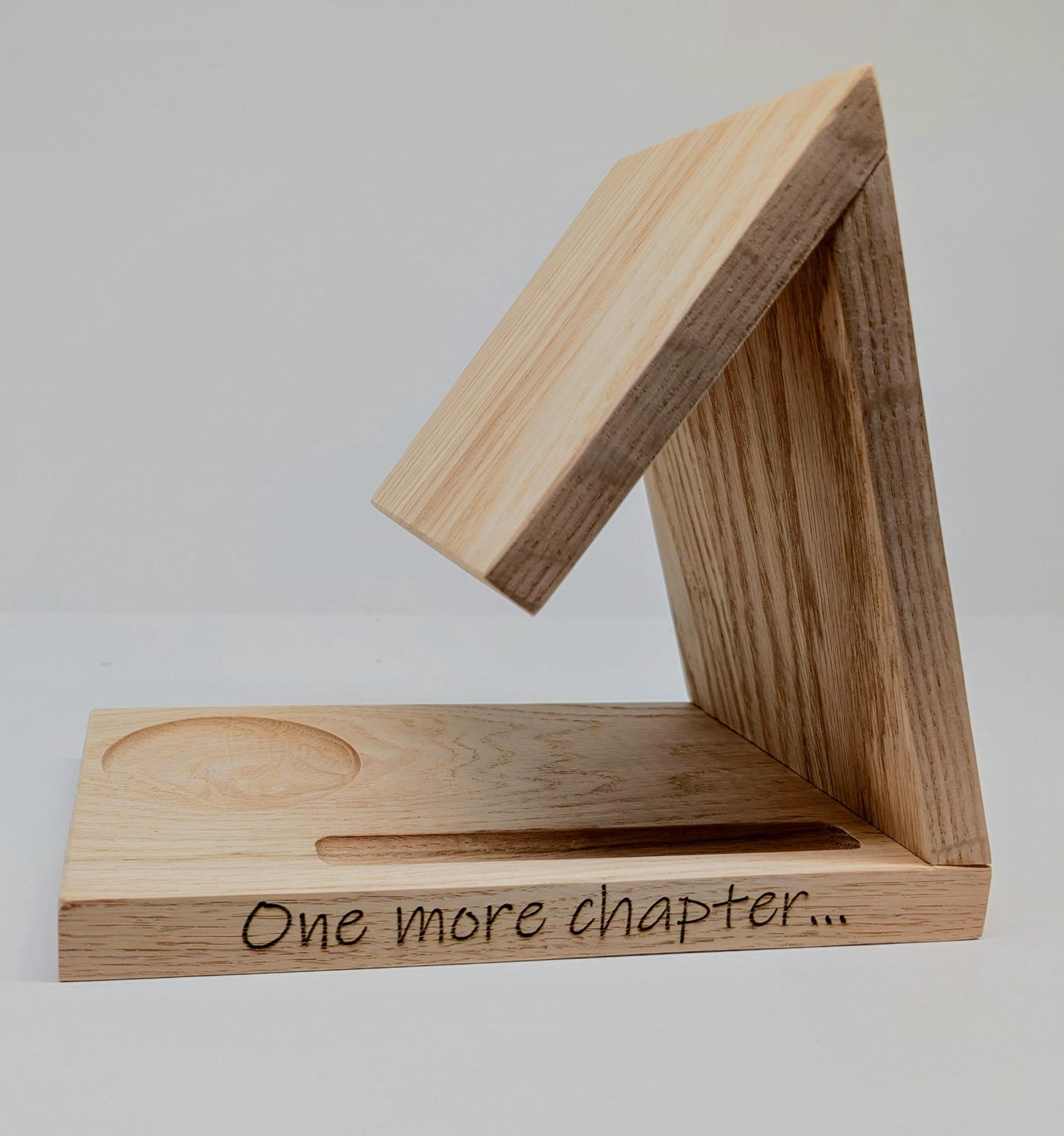 Minimalist Book Rest | Reading Stand with Engraving | Perfect Gift for Readers