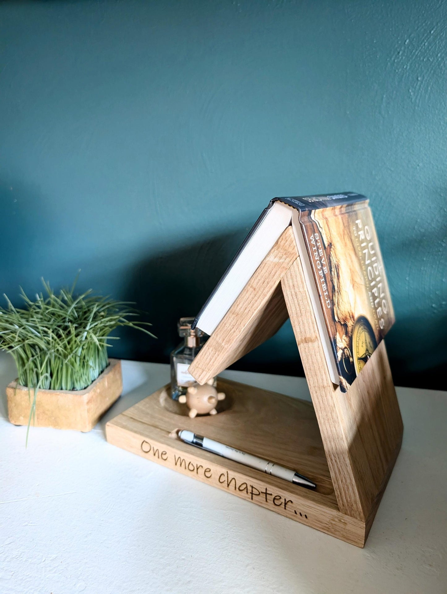 Minimalist Book Rest | Reading Stand with Engraving | Perfect Gift for Readers