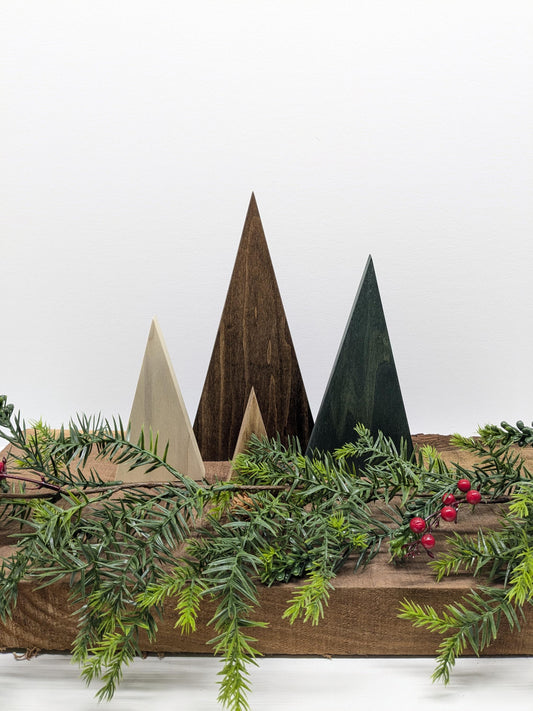 Simple Wood Christmas Tree Decorations.