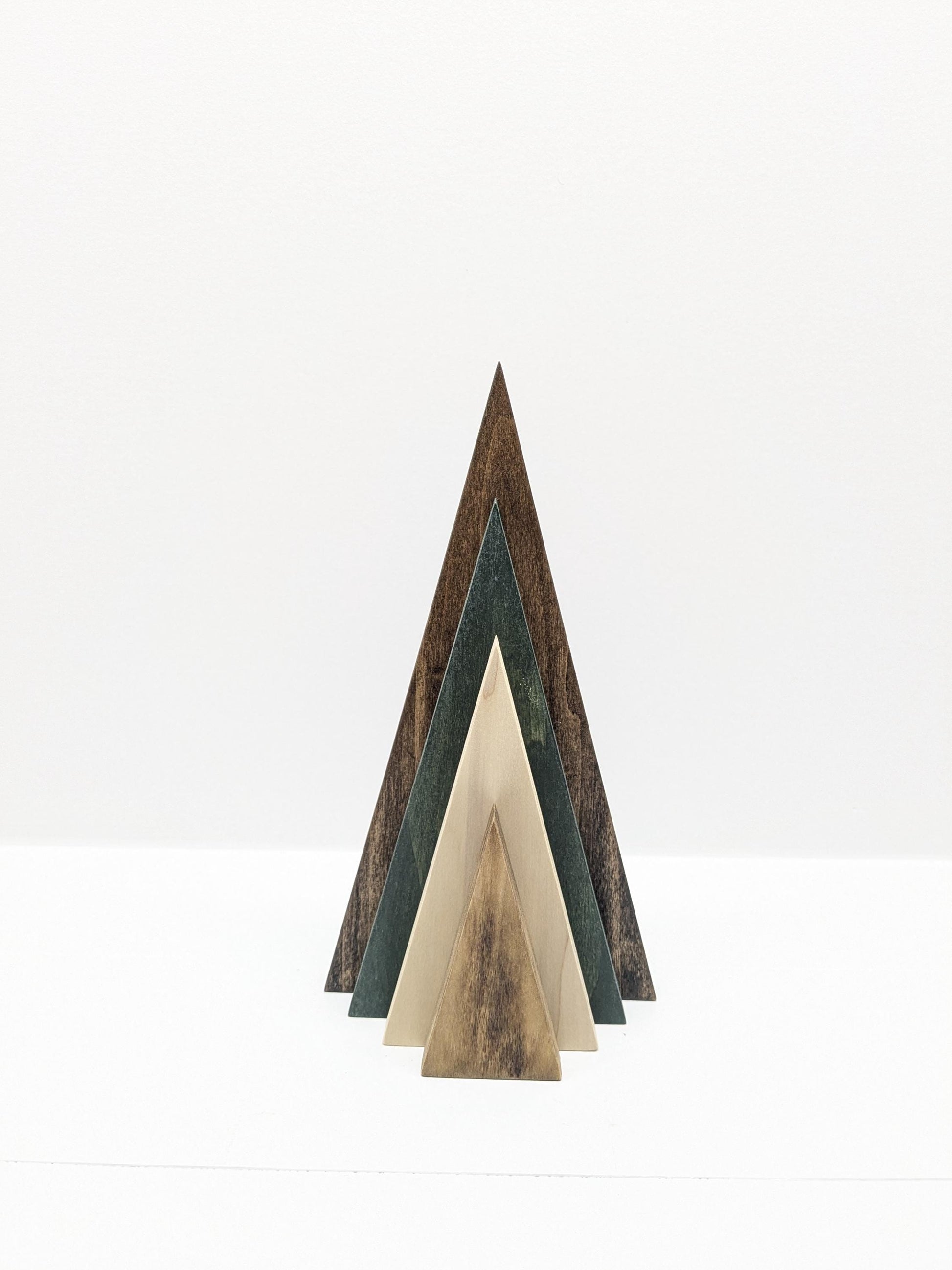 Simple Wood Christmas Tree Decorations.