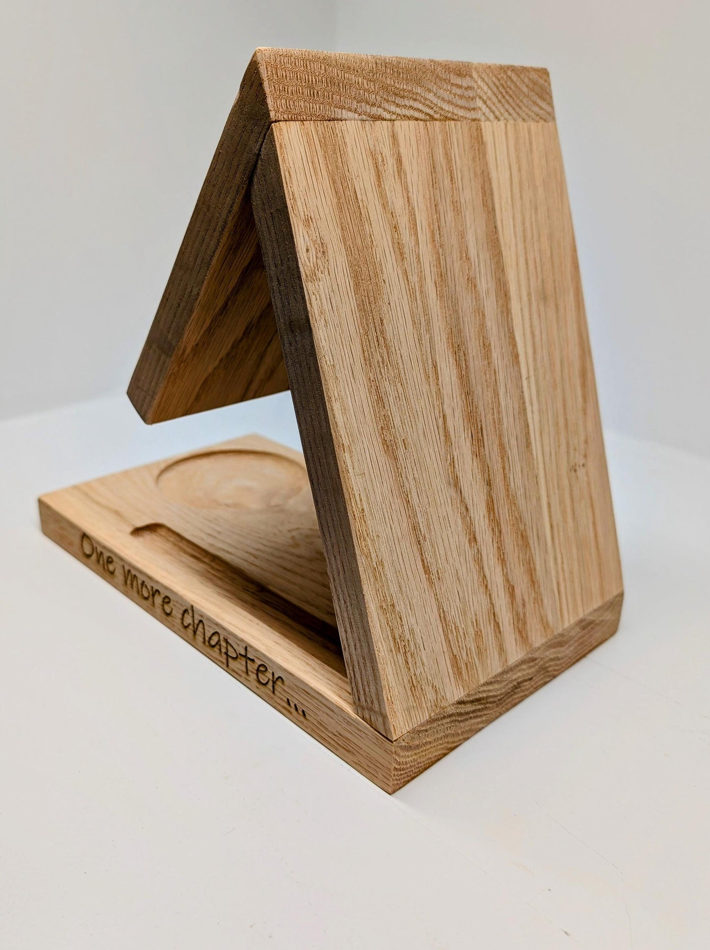 Minimalist Book Rest | Reading Stand with Engraving | Perfect Gift for Readers